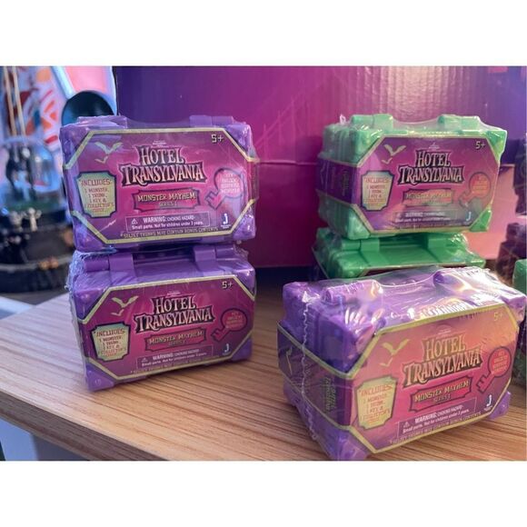 Lot Of 6 Hotel Transylvania Monster Mayhem Chest Green Purple Series 1 F… - Picture 3 of 10